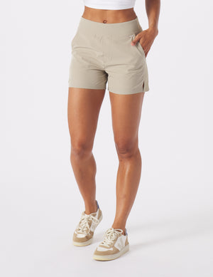 Balanced Life Short - Linen