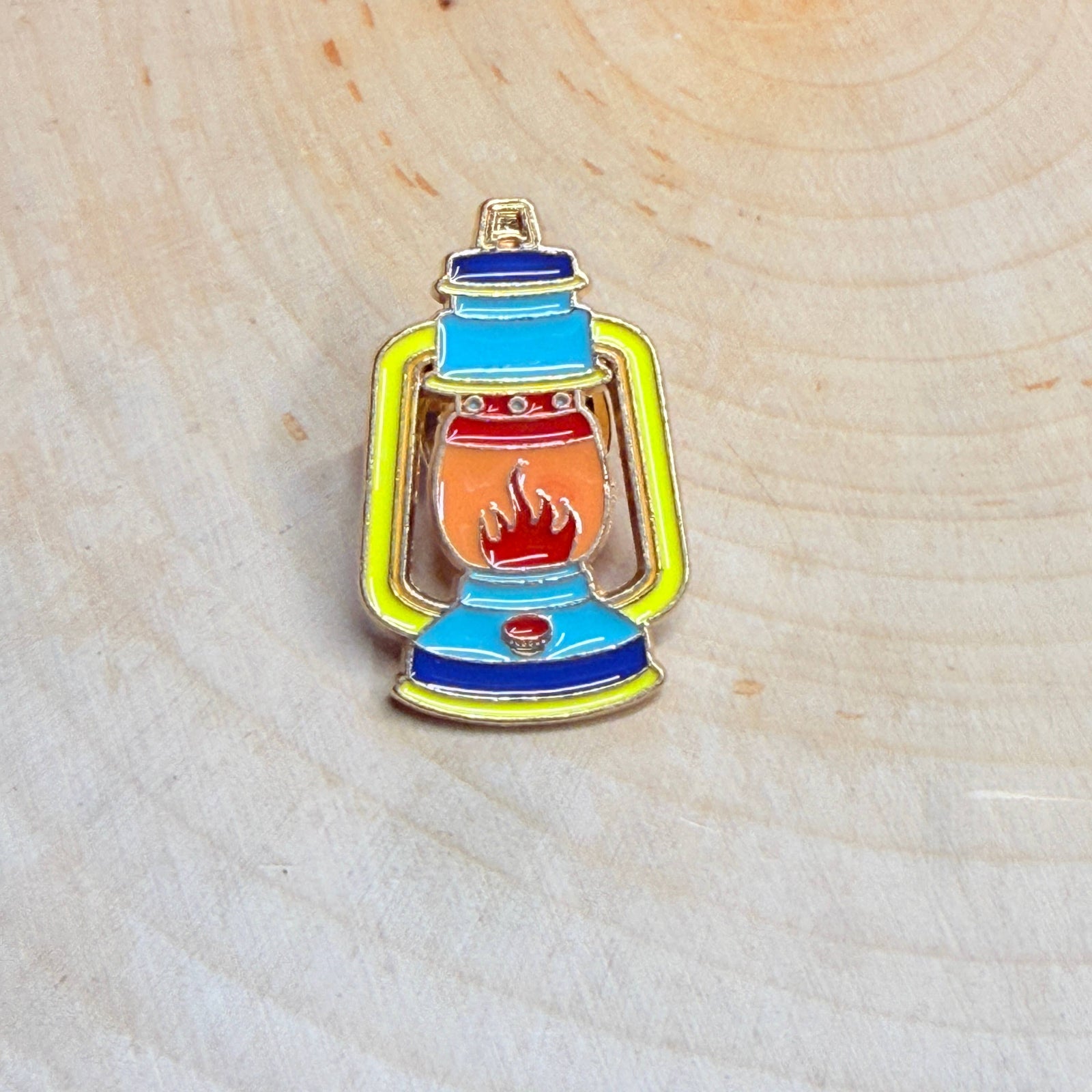 Lantern Camping - Metal Lapel Pin