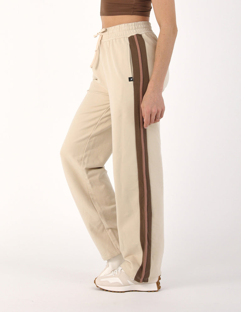 Retro Straight Leg Sweatpant: Oatmilk/Chocolate/Latte/Black