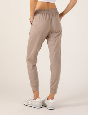 Serene Jogger: Latte