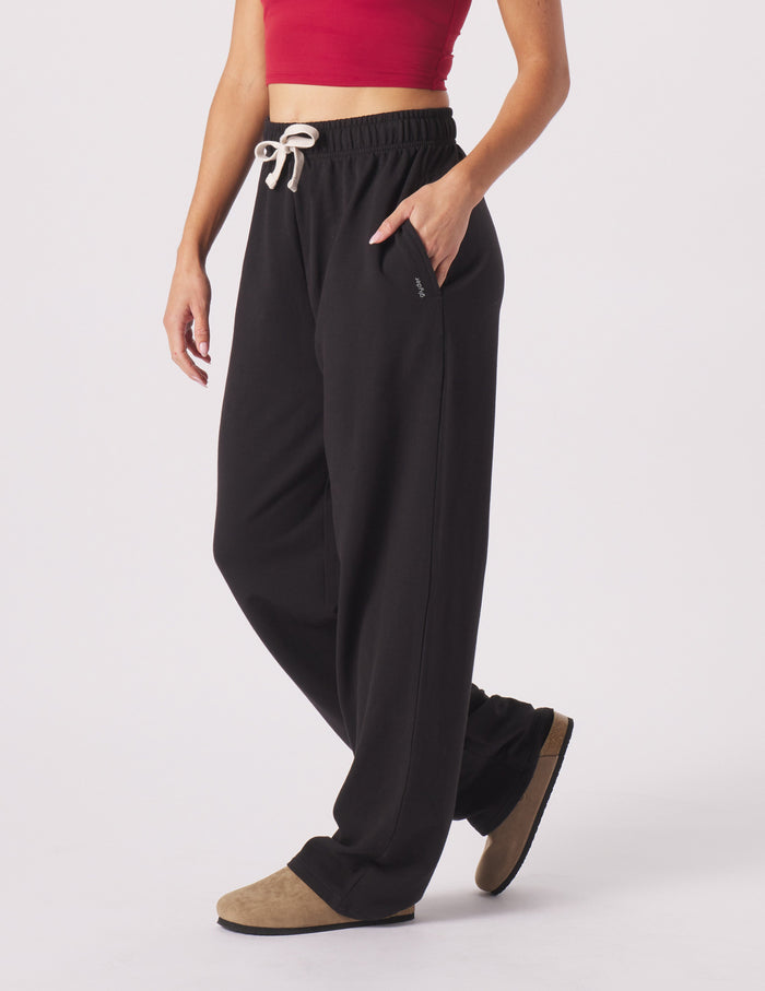 Straightleg Sweatpant: Black